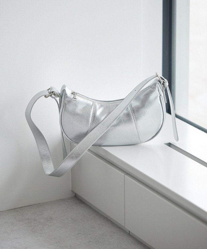 【アースミュージックアンドエコロジー/earth music&ecology】のハーフムーンバッグ インテリア・キッズ・メンズ・レディースファッション・服の通販 founy(ファニー) https://founy.com/ ファッション Fashion レディースファッション Fashion for Women バッグ Bags おすすめ Recommended / Our Picks コンパクト Compact, Small Size シンプル Simple, Minimal バランス Balance, Style Balance フェイクレザー Faux Leather, PU Leather ラップ Wrap, Wrap Design エレガント 上品 Elegant |ID: prp329100004780831 ipo3291000000034685666