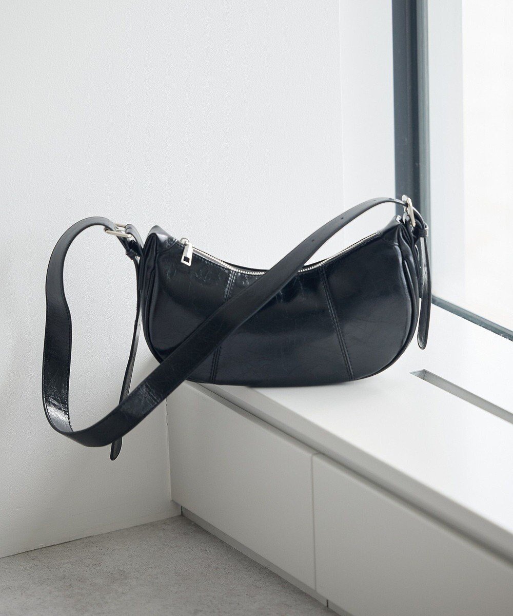 【アースミュージックアンドエコロジー/earth music&ecology】のハーフムーンバッグ インテリア・キッズ・メンズ・レディースファッション・服の通販 founy(ファニー) ファッション Fashion レディースファッション Fashion for Women バッグ Bags おすすめ Recommended / Our Picks コンパクト Compact, Small Size シンプル Simple, Minimal バランス Balance, Style Balance フェイクレザー Faux Leather, PU Leather ラップ Wrap, Wrap Design エレガント 上品 Elegant Black|ID: prp329100004780831 ipo3291000000034685668