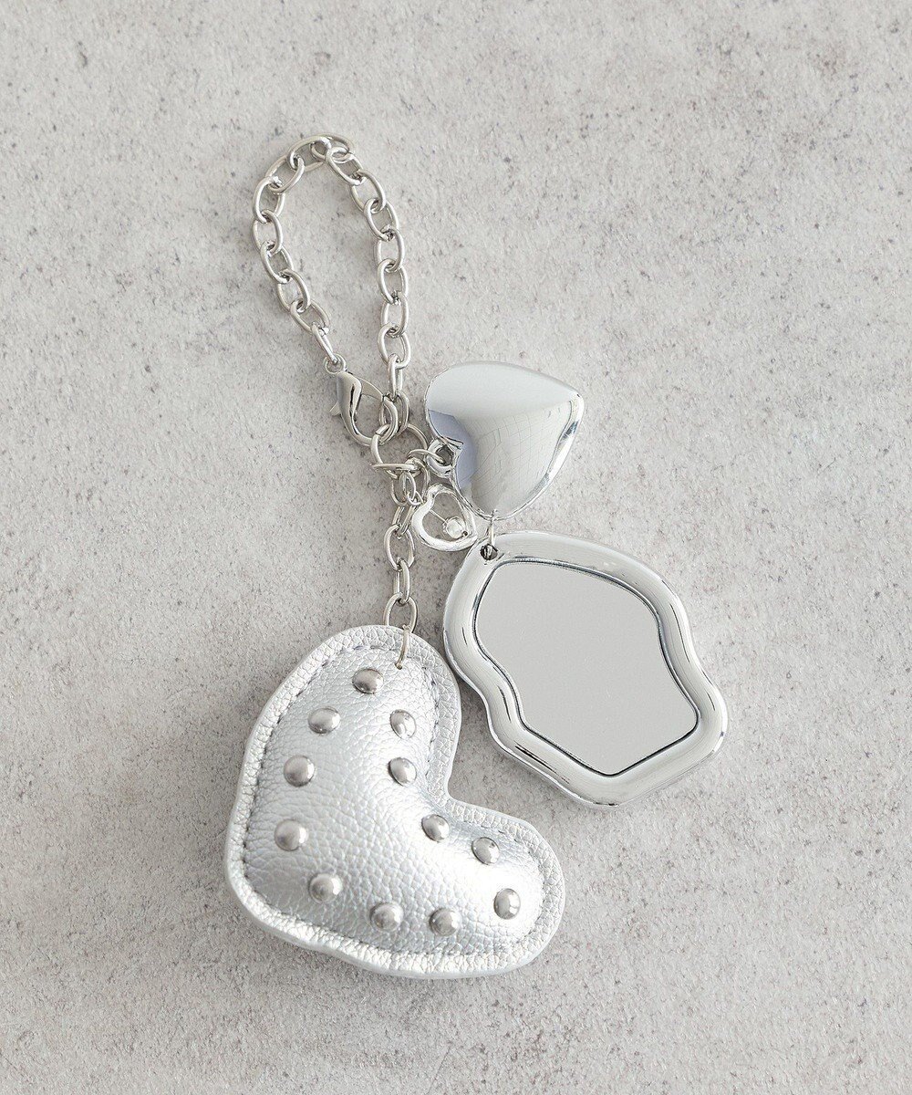 【アースミュージックアンドエコロジー/earth music&ecology】のハートモチーフミラー付きチャーム 人気、トレンドファッション・服の通販 founy(ファニー) 　ファッション　Fashion　レディースファッション　Fashion for Women　おすすめ　Recommended / Our Picks　アクセサリー　Fashion Accessories　ギフト プレゼント　Gift / Present　クール　Cool, Chic　シルバー　Silver, Metallic Silver　スタッズ　Studs, Metal Accents　チャーム　Charm, Pendant　フォルム　Silhouette, Form　モチーフ　Motif, Design Theme　 other-1|ID: prp329100004780833 ipo3291000000034685672