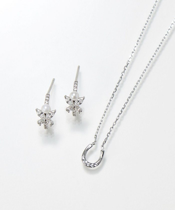 【フィービィー/phoebe】の〈オンワード限定セット〉ロマンティックビジューバタフライフープピアス×リッチラインフォースシューネックレス インテリア・キッズ・メンズ・レディースファッション・服の通販 founy(ファニー) https://founy.com/ ファッション Fashion レディースファッション Fashion for Women ジュエリー Jewelry ネックレス Necklaces & Pendants アクセサリー Fashion Accessories シルバー Silver, Metallic Silver ストーン Stone, Gem-Like 定番 Standard, Basic Item ネックレス Necklace, Pendant Necklace パール Pearl, Pearl Accent フォーマル Formal, Dressy おすすめ Recommended / Our Picks |ID: prp329100004780880 ipo3291000000034685816