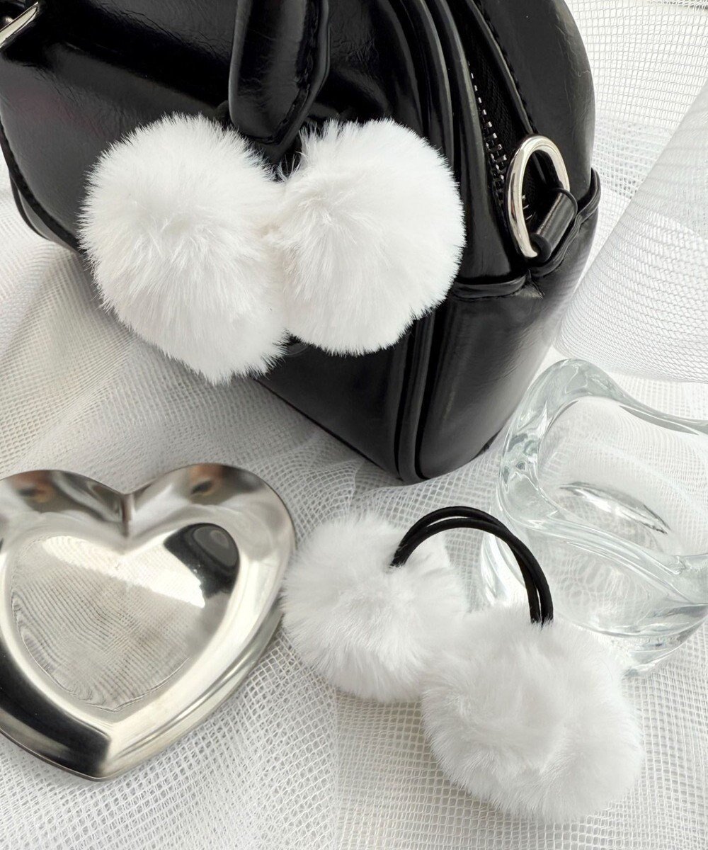 【ウィゴー/WEGO】のL2Pダブルポンポンヘアゴム インテリア・キッズ・メンズ・レディースファッション・服の通販 founy(ファニー) 　ファッション　Fashion　レディースファッション　Fashion for Women　シュシュ&ヘアアクセ/ヘアアレンジ　Scrunchies & Hair Accessories　アクセサリー　Fashion Accessories　アニマル　Animal Print　シンプル　Simple, Minimal　スマホ　Smartphone, Mobile Device　ポンポン　Pom-Pom, Fluffy Ball　ホワイト|ID: prp329100004780894 ipo3291000000034685877