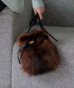 【23区/NIJYUSANKU】 【VIOLAdORO】ファー ショルダーバッグ人気、トレンドファッション・服の通販 founy(ファニー) ファッション Fashion レディースファッション Fashion for Women バッグ Bags 2024年 2024 2024-2025秋冬・A/W Autumn/Winter 2024–25 AW24–25 冬 Winter / This Winter アクセサリー Fashion Accessories イタリア Italy スマート Smart, Elegant フロント Front, Front Design ラップ Wrap, Wrap Design A/W・秋冬 Autumn/Winter 財布 Wallet, Purse |ID:prp329100004781909