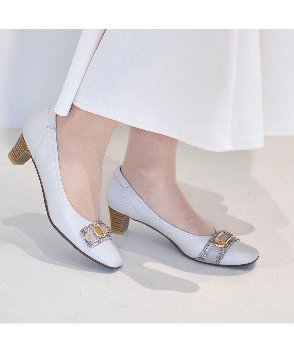 【リズ ラフィーネ/Riz raffinee】のRiz raffinee 【2E】バックルデザインパンプス 人気、トレンドファッション・服の通販 founy(ファニー) 　ファッション　Fashion　レディースファッション　Fashion for Women　バッグ　Bags　エレガント 上品　Elegant　オケージョン　Occasion Wear　春　Spring　クッション　Cushion, Throw Pillow　コンビ　Combo, Combination Style　シンプル　Simple, Minimal　スタンダード　Standard, Basic　トレンド　Trend, Trending Now　バランス　Balance, Style Balance　フェミニン　Feminine, Girly　プリント　Print, Printed Pattern　ベーシック　Basic, Essential　S/S・春夏　SS, Spring/Summer, Warm Season　日本製　Made In Japan　夏　Summer　2024年　2024　2024春夏・S/S　Spring/Summer 2024 SS24　セレモニー　Ceremony　卒業式　Graduation Ceremony　ビジネス 仕事 通勤　Business / Work / Commuting　 other-1|ID: prp329100004781914 ipo3291000000034696022