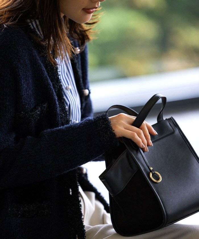 【組曲/KUMIKYOKU】の【23AW】4WAYハンド バッグ インテリア・キッズ・メンズ・レディースファッション・服の通販 founy(ファニー) https://founy.com/ ファッション Fashion レディースファッション Fashion for Women バッグ Bags 2023年 2023 2023-2024秋冬・A/W Autumn/Winter 2023–24 AW23–24 アクセサリー Fashion Accessories コンパクト Compact, Small Size コンビ Combo, Combination Style ショルダー Shoulder, Shoulder Strap スクエア Square, Square Shape ハンド Hand, Handmade フォルム Silhouette, Form マグネット Magnet, Magnetic Closure エレガント 上品 Elegant A/W・秋冬 Autumn/Winter |ID: prp329100004781950 ipo3291000000034696206