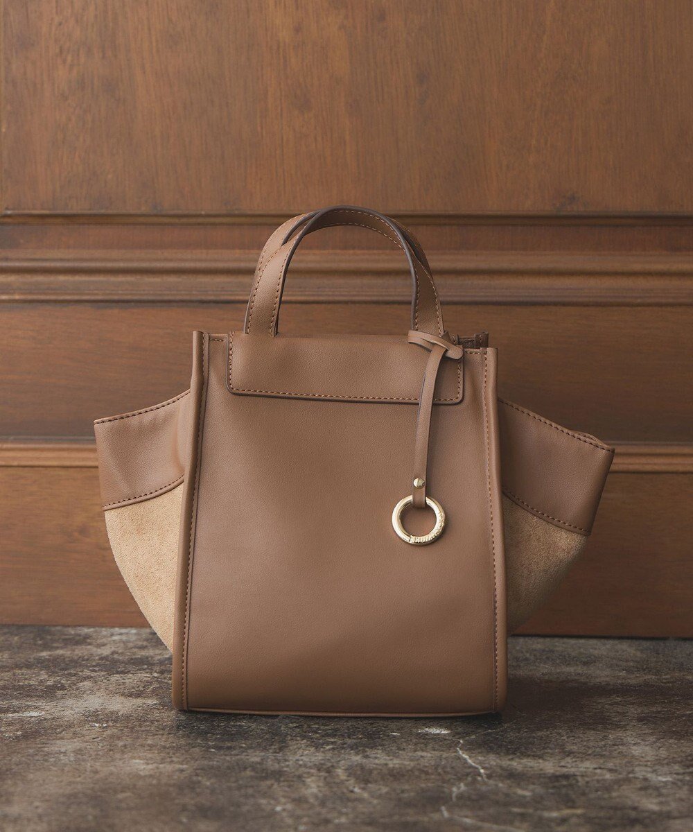 【組曲/KUMIKYOKU】の【23AW】4WAYハンド バッグ インテリア・キッズ・メンズ・レディースファッション・服の通販 founy(ファニー) ファッション Fashion レディースファッション Fashion for Women バッグ Bags 2023年 2023 2023-2024秋冬・A/W Autumn/Winter 2023–24 AW23–24 アクセサリー Fashion Accessories コンパクト Compact, Small Size コンビ Combo, Combination Style ショルダー Shoulder, Shoulder Strap スクエア Square, Square Shape ハンド Hand, Handmade フォルム Silhouette, Form マグネット Magnet, Magnetic Closure エレガント 上品 Elegant A/W・秋冬 Autumn/Winter キャメル系|ID: prp329100004781950 ipo3291000000034696210