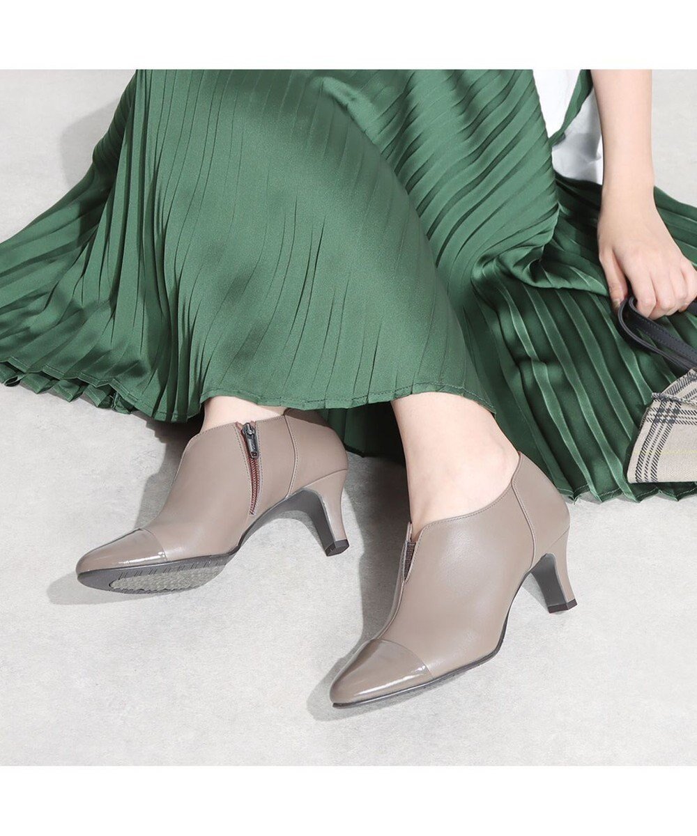 【リズ ラフィーネ/Riz raffinee】のRiz raffinee 【全天候対応】ポインテッドトゥブーティーパンプス 人気、トレンドファッション・服の通販 founy(ファニー) 　ファッション　Fashion　レディースファッション　Fashion for Women　エレガント 上品　Elegant　オケージョン　Occasion Wear　シンプル　Simple, Minimal　トレンド　Trend, Trending Now　フェミニン　Feminine, Girly　ブーティ　Booties, Ankle Boots　ベーシック　Basic, Essential　レイン　Rain, Rainproof　A/W・秋冬　Autumn/Winter　2022年　2022　2022-2023秋冬・A/W　Autumn/Winter 2022–23 AW22–23　日本製　Made In Japan　セレモニー　Ceremony　卒業式　Graduation Ceremony　ビジネス 仕事 通勤　Business / Work / Commuting　 other-1|ID: prp329100004781962 ipo3291000000034696341