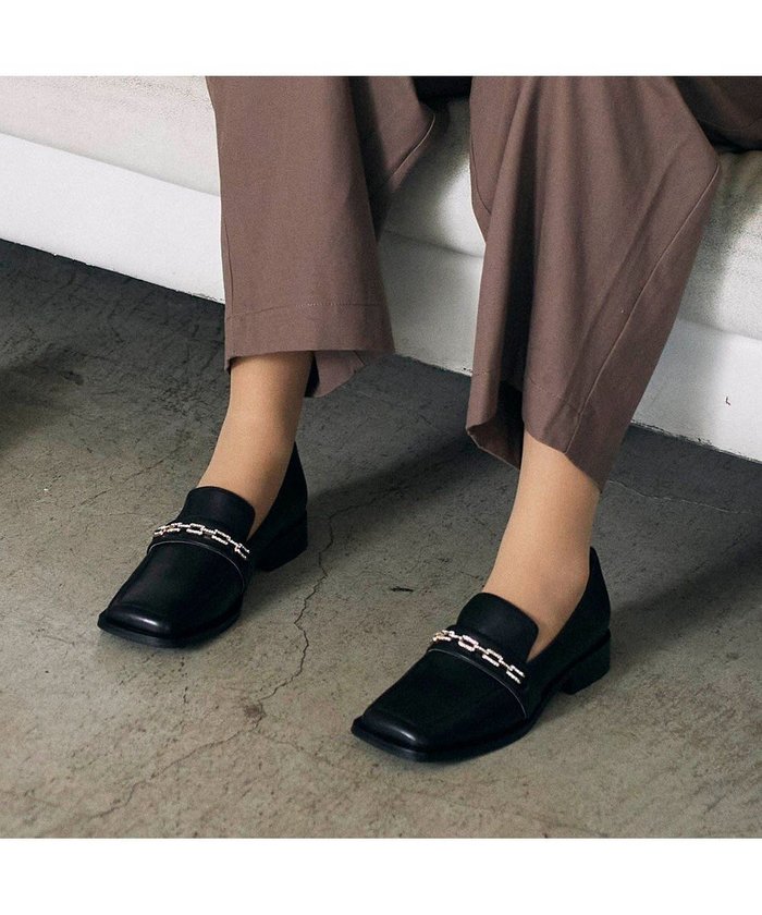 【モード エ ジャコモ/MODE ET JACOMO】のMODE ET JACOMO スクエアトゥチェーンローファー インテリア・キッズ・メンズ・レディースファッション・服の通販 founy(ファニー) https://founy.com/ ファッション Fashion レディースファッション Fashion for Women クール Cool, Chic シューズ Shoes, Footwear チェーン Chain, Chain Strap トレンド Trend, Trending Now ドレス Dress, One-Piece ビジネス 仕事 通勤 Business / Work / Commuting マニッシュ Mannish, Boyish 日本製 Made In Japan |ID: prp329100004781967 ipo3291000000034696363