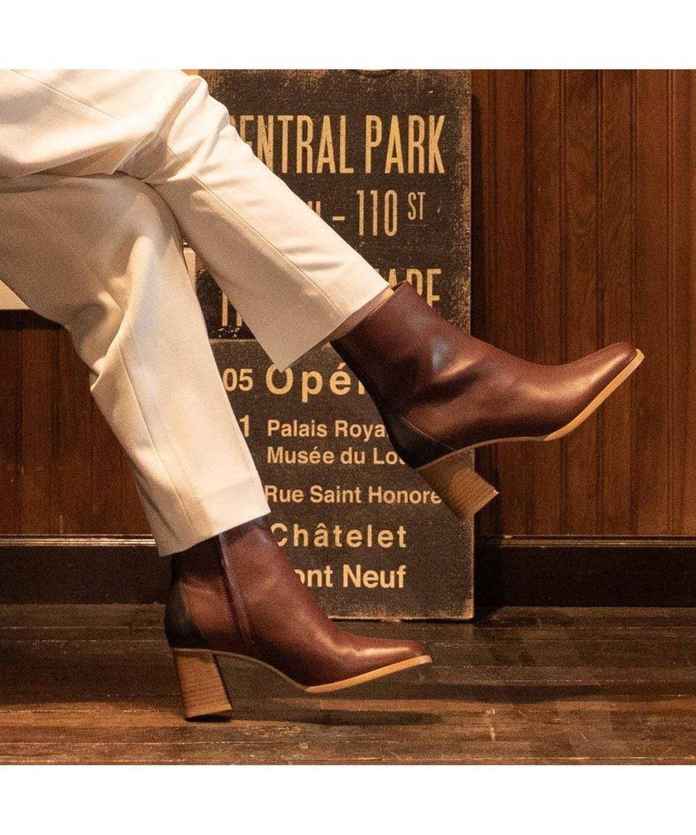 【モード エ ジャコモ/MODE ET JACOMO】のMODE ET JACOMO バック切り替えスクエアトゥショートブーツ インテリア・キッズ・メンズ・レディースファッション・服の通販 founy(ファニー) 　ファッション　Fashion　レディースファッション　Fashion for Women　バッグ　Bags　エレガント 上品　Elegant　クッション　Cushion, Throw Pillow　クラシカル　Classical, Vintage-Inspired　クール　Cool, Chic　コンビ　Combo, Combination Style　シューズ　Shoes, Footwear　ショート　Short, Short Length　センター　Center, Center Line　バランス　Balance, Style Balance　ワイド　Wide, Wide Fit　A/W・秋冬　Autumn/Winter　ブラウン|ID: prp329100004781968 ipo3291000000034696367