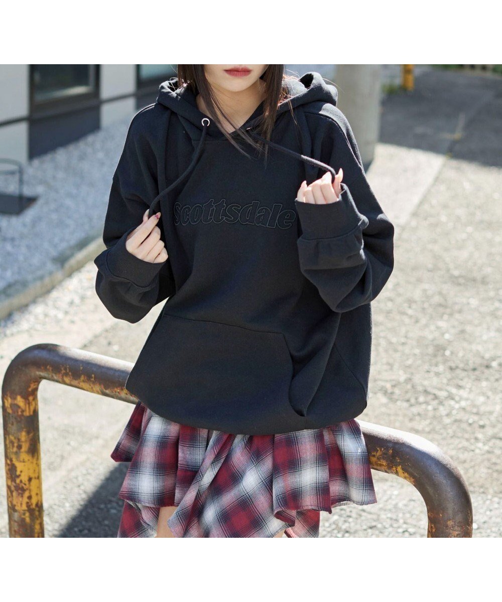 【ウィゴー/WEGO】の【ユニセックス着用ITEM】エンボスステッチロゴプルパーカー インテリア・キッズ・メンズ・レディースファッション・服の通販 founy(ファニー) 　ファッション　Fashion　レディースファッション　Fashion for Women　トップス・カットソー　Cut & Sew Tops　レディースパーカー・カジュアルフーディー　Casual Hoodies & Sweatshirts　秋　Autumn　カーゴパンツ　Cargo Pants, Utility Pants　ショーツ　Shorts, Short Pants　シンプル　Simple, Minimal　スマホ　Smartphone, Mobile Device　デニム　Denim, Jeans Material　トレンド　Trend, Trending Now　長袖　Long Sleeve, Full Sleeve　パーカー　Hoodie, Parka　防寒　Cold Protection, Winter-Ready　メンズ　Men's, Menswear　冬　Winter / This Winter　A/W・秋冬　Autumn/Winter　おすすめ　Recommended / Our Picks　ブラック|ID: prp329100004782741 ipo3291000000034706779