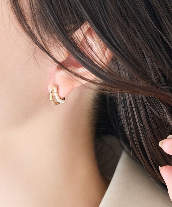 【フィービィー/phoebe】の〈アレルギー対応〉プチパールダブルフープセラミックピアス ゴールド インテリア・キッズ・メンズ・レディースファッション・服の通販 founy(ファニー) https://founy.com/ ファッション Fashion レディースファッション Fashion for Women おすすめ Recommended / Our Picks アクセサリー Fashion Accessories シンプル Simple, Minimal ダブル Double, Double-Breasted パール Pearl, Pearl Accent フェミニン Feminine, Girly メタル Metal, Metal Parts モチーフ Motif, Design Theme エレガント 上品 Elegant |ID: prp329100004782779 ipo3291000000034706987