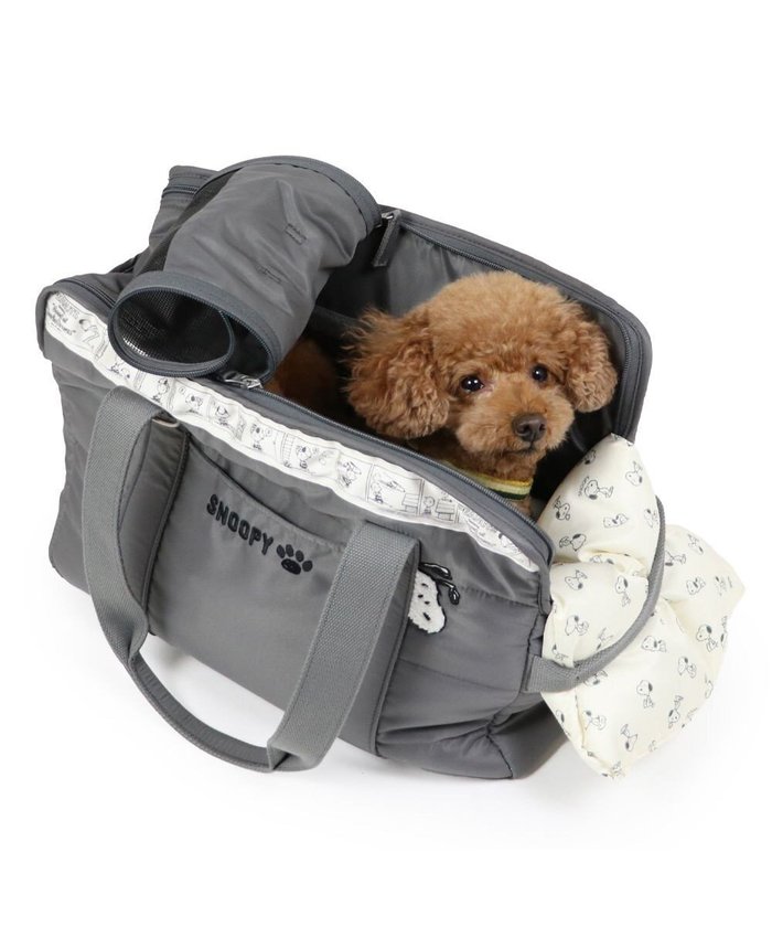 【ペットパラダイス/PET PARADISE / GOODS】のスヌーピー モノトーン キャリー M 小型犬 約4～8kg インテリア・キッズ・メンズ・レディースファッション・服の通販 founy(ファニー) https://founy.com/ クッション Cushion, Throw Pillow コンパクト Compact, Small Size モノトーン Monotone, Black and White ラップ Wrap, Wrap Design 犬 Dog ホーム・キャンプ・アウトドア・お取り寄せ Home Living / Home & Lifestyle / Camping Gear / Outdoor Camping ペットグッズ Pet Supplies |ID: prp329100004784154 ipo3291000000034724586