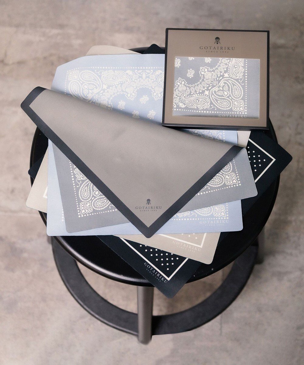 【五大陸/gotairiku / MEN】のBOX入りでギフトに最適【高機能吸水 / 抗菌防臭加工/シワになりにくい】バンダナハンカチ インテリア・キッズ・メンズ・レディースファッション・服の通販 founy(ファニー) 　ファッション　Fashion　メンズファッション　Fashion for Men　吸水　Absorbent, Quick-Dry　抗菌　Antibacterial, Bacteria-Resistant　財布　Wallet, Purse　タオル　Towel, Bath Towel　ハンカチ　Handkerchief, Hanky　ハンド　Hand, Handmade　プリント　Print, Printed Pattern　ボックス　Boxy, Box Shape　日本製　Made In Japan　夏　Summer　ギフト プレゼント　Gift / Present　グレー×ペイズリー|ID: prp329100004784795 ipo3291000000034735653