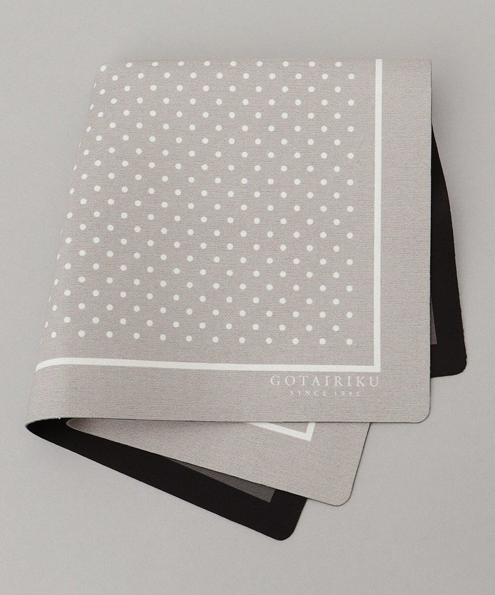【五大陸/gotairiku / MEN】のBOX入りでギフトに最適【高機能吸水 / 抗菌防臭加工/シワになりにくい】バンダナハンカチ インテリア・キッズ・メンズ・レディースファッション・服の通販 founy(ファニー) 　ファッション　Fashion　メンズファッション　Fashion for Men　吸水　Absorbent, Quick-Dry　抗菌　Antibacterial, Bacteria-Resistant　財布　Wallet, Purse　タオル　Towel, Bath Towel　ハンカチ　Handkerchief, Hanky　ハンド　Hand, Handmade　プリント　Print, Printed Pattern　ボックス　Boxy, Box Shape　日本製　Made In Japan　夏　Summer　ギフト プレゼント　Gift / Present　ライトグレー×ドット|ID: prp329100004784795 ipo3291000000034735654
