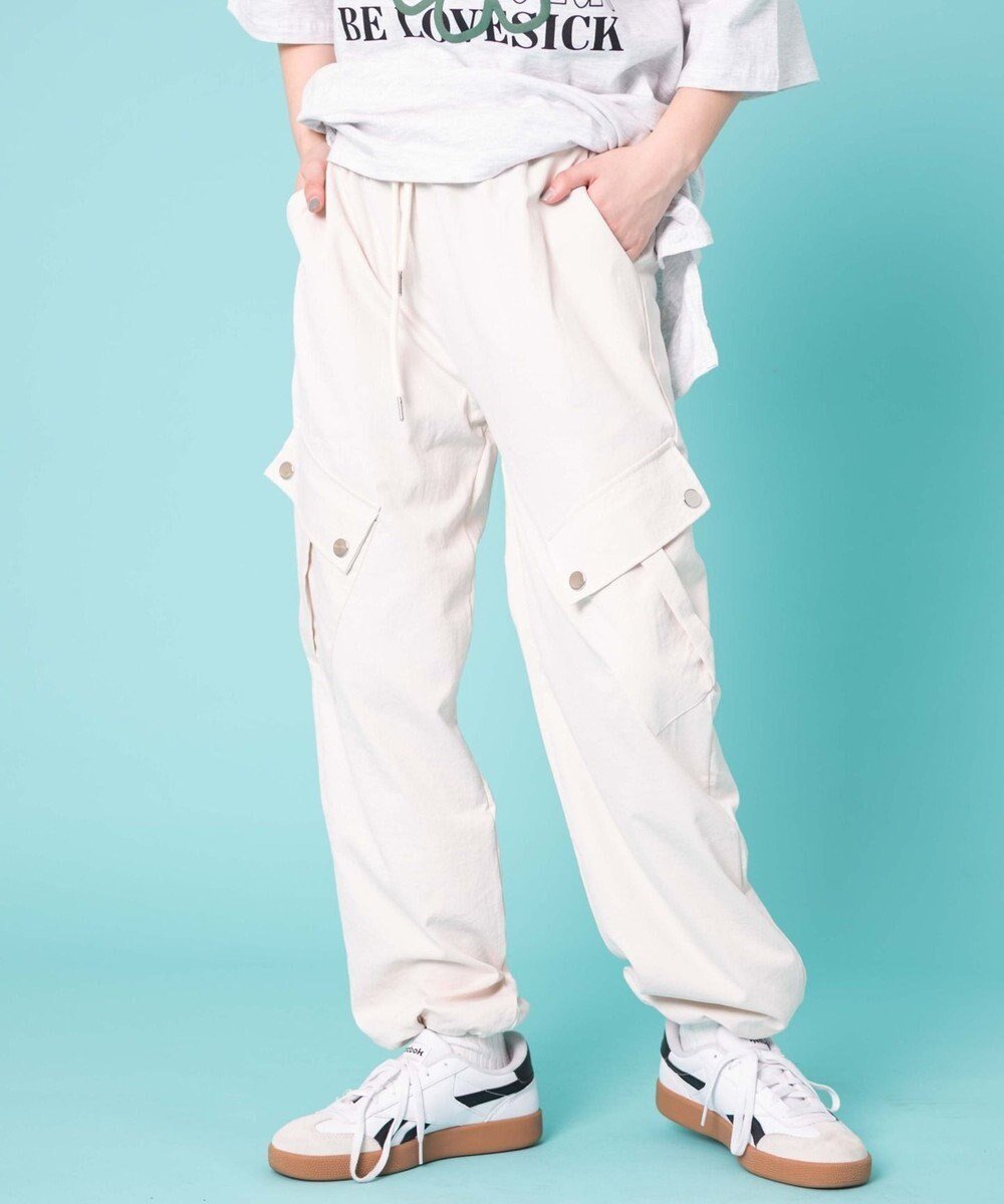 【ウィゴー/WEGO】の【ウエストゴム】ビッグポケットカーゴパンツ インテリア・キッズ・メンズ・レディースファッション・服の通販 founy(ファニー) ファッション Fashion レディースファッション Fashion for Women パンツ Pants & Trousers カーゴパンツ Cargo Pants, Utility Pants シューズ Shoes, Footwear ショート Short, Short Length スニーカー Sneakers, Trainers スマホ Smartphone, Mobile Device トレンド Trend, Trending Now ドローコード Drawcord, Drawstring Cord ビッグ Big, Oversized プチプライス・低価格 Affordable / Budget Price ポケット Pocket, Pocket Detail 夏 Summer 定番 Standard, Basic Item 春 Spring S/S・春夏 SS, Spring/Summer, Warm Season オフホワイト|ID: prp329100004784808 ipo3291000000034735719