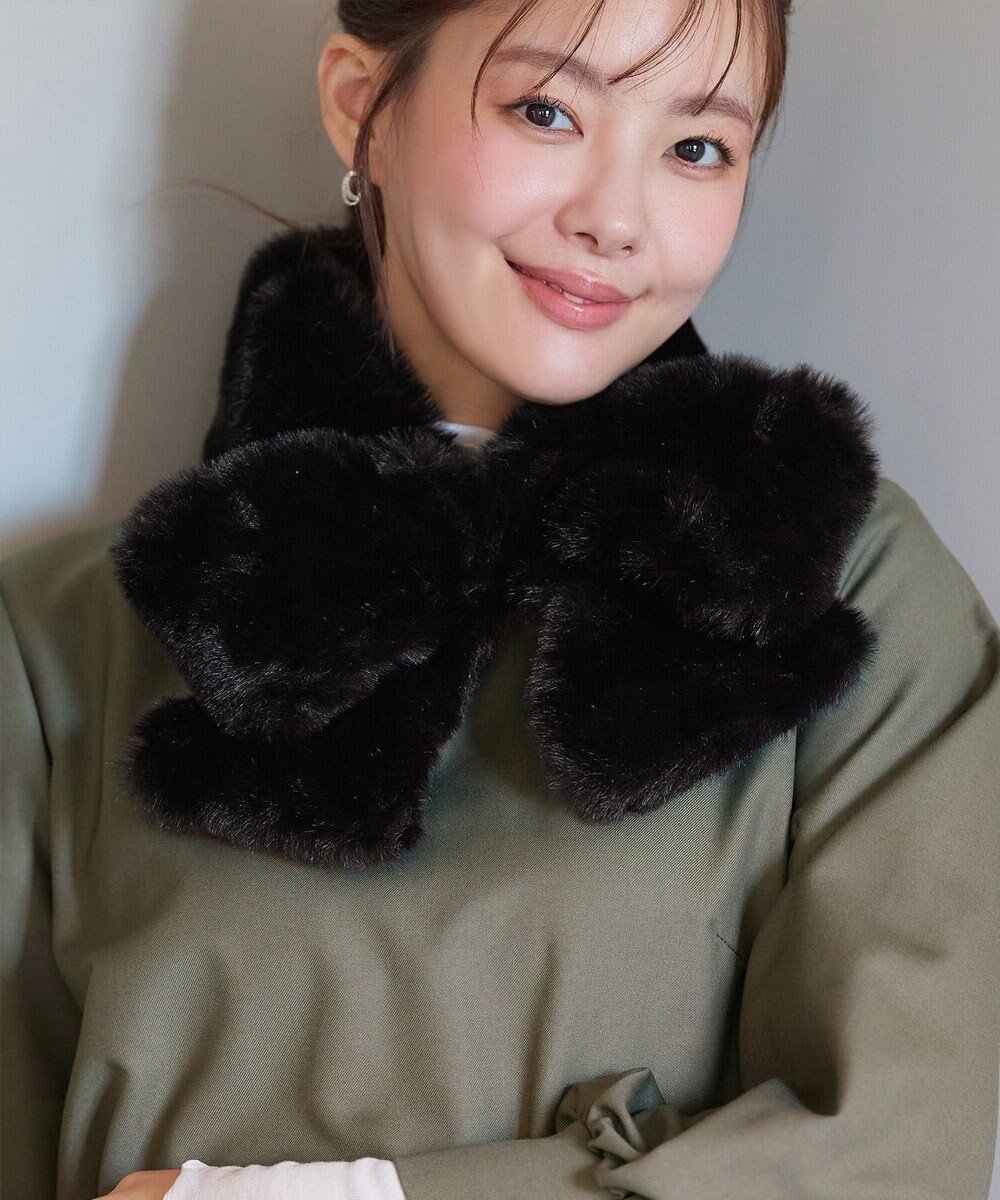 【ティアクラッセ/Tiaclasse】のリボン型ファーティペット インテリア・キッズ・メンズ・レディースファッション・服の通販 founy(ファニー) 　ファッション　Fashion　レディースファッション　Fashion for Women　マフラー・スヌード / 冬小物の定番　Scarves & Mufflers　アクセサリー　Fashion Accessories　ウォッシャブル　Machine Washable　洗える　Machine Washable　秋　Autumn　軽量　Lightweight, Ultra Light　シューズ　Shoes, Footwear　シンプル　Simple, Minimal　ストール　Stole, Wrap　スヌード　Snood, Infinity Scarf　チュニック　Tunic, Long Top　ドレス　Dress, One-Piece　フェミニン　Feminine, Girly　マフラー　Scarf, Muffler　リボン　Ribbon, Bow　冬　Winter / This Winter　A/W・秋冬　Autumn/Winter　再入荷　Restock / Back in Stock　エレガント 上品　Elegant　新作・新入荷　New Arrivals / New In　ブラック|ID: prp329100004784885 ipo3291000000034807533