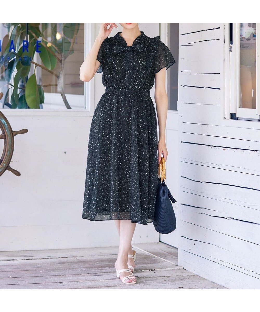 【ティアクラッセ/Tiaclasse】の【洗える】花柄ボウタイフレアワンピース インテリア・キッズ・メンズ・レディースファッション・服の通販 founy(ファニー) ファッション Fashion レディースファッション Fashion for Women ワンピース Dresses ガーリー Girly, Feminine Style シフォン Chiffon, Lightweight Fabric スリーブ Sleeve, Long Sleeve / Short Sleeve フェミニン Feminine, Girly フリル Frill, Ruffle フレア Flare, Flared プリント Print, Printed Pattern ポケット Pocket, Pocket Detail リボン Ribbon, Bow エレガント 上品 Elegant 夏 Summer 春 Spring S/S・春夏 SS, Spring/Summer, Warm Season 楽ちん Easy Fit, Comfortable 洗える Machine Washable ブラック|ID: prp329100004789682 ipo3291000000034758058