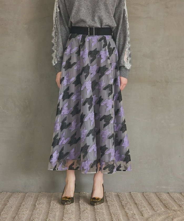 【グレース コンチネンタル/GRACE CONTINENTAL】の千鳥刺繍チュールスカート インテリア・キッズ・メンズ・レディースファッション・服の通販 founy(ファニー) https://founy.com/ ファッション Fashion レディースファッション Fashion for Women スカート Skirts シアー Sheer, See-Through チュール Tulip, Tulip Motif フレア Flare, Flared ミリタリー Military, Army Style エレガント 上品 Elegant A/W・秋冬 Autumn/Winter |ID: prp329100004791724 ipo3291000000034768224