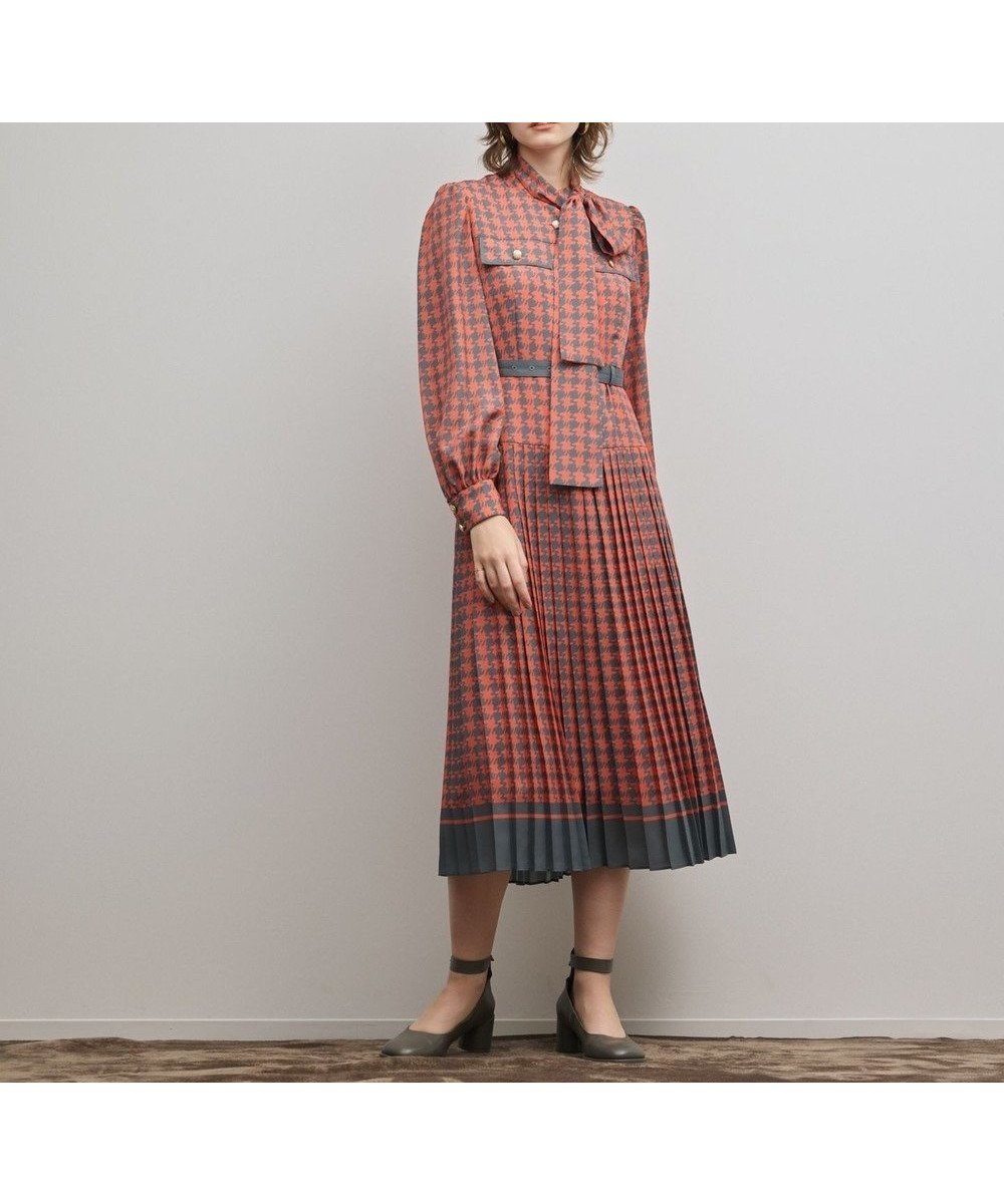 【グレース コンチネンタル/GRACE CONTINENTAL】のバイカラーチェックプリントワンピース 人気、トレンドファッション・服の通販 founy(ファニー) 　ファッション　Fashion　レディースファッション　Fashion for Women　ワンピース　Dresses　パターン　Pattern, Design Print　プリント　Print, Printed Pattern　プリーツ　Pleats, Pleated　手描き　Hand-Drawn, Illustrated　A/W・秋冬　Autumn/Winter　 other-1|ID: prp329100004791727 ipo3291000000034768233