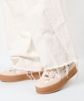 【スティーブマデン/STEVE MADDEN】のOFF-TRACK フラワープリント厚底スニーカー 人気、トレンドファッション・服の通販 founy(ファニー) ファッション Fashion レディースファッション Fashion for Women キャンバス Canvas, Canvas Fabric クラシカル Classical, Vintage-Inspired シューズ Shoes, Footwear スニーカー Sneakers, Trainers トレンド Trend, Trending Now フェミニン Feminine, Girly フォルム Silhouette, Form フラワー Flower, Floral プリント Print, Printed Pattern 厚底 Platform Shoes 春 Spring |ID:prp329100004791732
