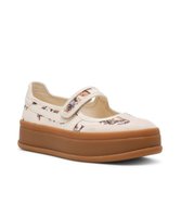 【スティーブマデン/STEVE MADDEN】のOSLO フラワープリント メリージェーンスニーカー 人気、トレンドファッション・服の通販 founy(ファニー) ファッション Fashion レディースファッション Fashion for Women 厚底 Platform Shoes ガーリー Girly, Feminine Style クッション Cushion, Throw Pillow クラシカル Classical, Vintage-Inspired 今季 This Season, Current Season シューズ Shoes, Footwear スニーカー Sneakers, Trainers トレンド Trend, Trending Now フラット Flat, Flat Shoes フラワー Flower, Floral プリント Print, Printed Pattern ラップ Wrap, Wrap Design |ID:prp329100004791733