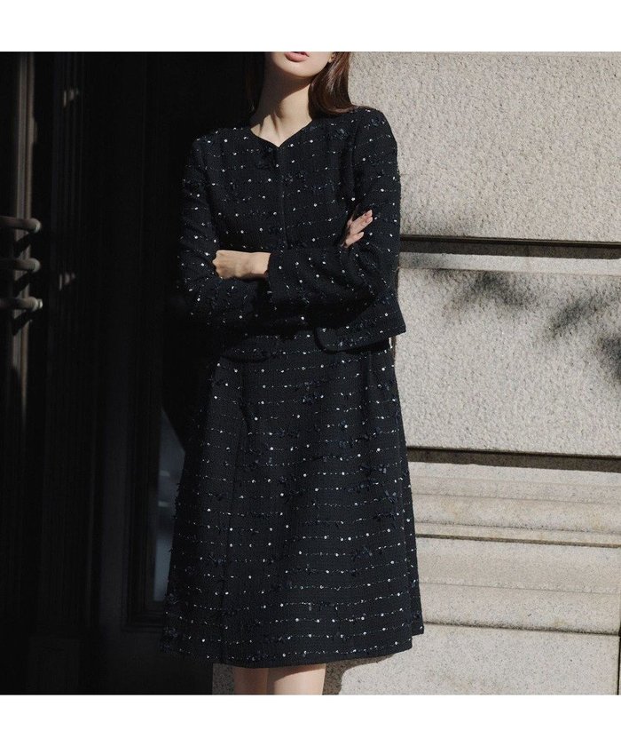 【トッカ/TOCCA】の【宮本茉由さん着用】FLOWER HIDE AND SEEK ドレス インテリア・キッズ・メンズ・レディースファッション・服の通販 founy(ファニー) https://founy.com/ ファッションモデル・俳優・女優 Models 女性 Women 宮本茉由 MIyamoto Mayu ファッション Fashion レディースファッション Fashion for Women ワンピース Dresses フォーマル・パーティードレス・結婚式用ドレス Elegant & Casual Dresses アクセサリー Fashion Accessories シンプル Simple, Minimal ジャケット Jacket, Outerwear スパンコール Sequins, Sequin Embellishment セットアップ Set-Up, Coordinated Outfit ドレス Dress, One-Piece フィット Fit, Slim Fit フラワー Flower, Floral フレア Flare, Flared モチーフ Motif, Design Theme A/W・秋冬 Autumn/Winter S/S・春夏 SS, Spring/Summer, Warm Season 夏 Summer エレガント 上品 Elegant |ID: prp329100004791757 ipo3291000000034898296