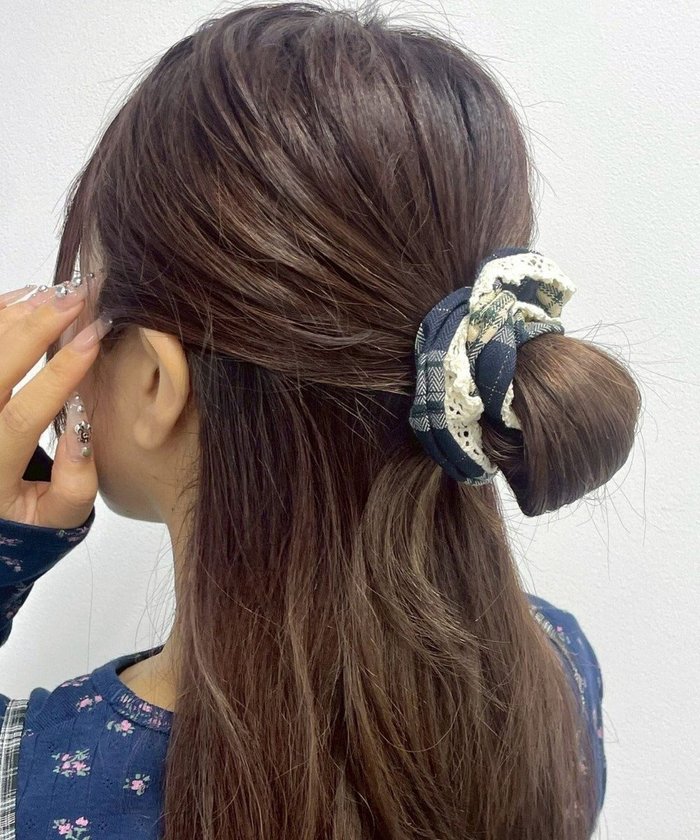 【ウィゴー/WEGO】のLレースフリルラメチェックシュシュ インテリア・キッズ・メンズ・レディースファッション・服の通販 founy(ファニー) https://founy.com/ ファッション Fashion レディースファッション Fashion for Women シュシュ&ヘアアクセ/ヘアアレンジ Scrunchies & Hair Accessories おすすめ Recommended / Our Picks アクセサリー Fashion Accessories スマホ Smartphone, Mobile Device チェック Check, Plaid, Tartan フリル Frill, Ruffle ヘアアクセ Hair Accessory, Hair Clip レース Lace, Lace Fabric A/W・秋冬 Autumn/Winter |ID: prp329100004793203 ipo3291000000035585364