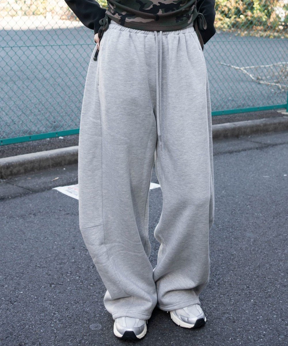 【ウィゴー/WEGO】の【ウエストゴム/SMサイズ展開】裏起毛カーブデザインスウェットパンツ 人気、トレンドファッション・服の通販 founy(ファニー) ファッション Fashion レディースファッション Fashion for Women パンツ Pants & Trousers 春 Spring 秋 Autumn ショート Short, Short Length スウェット / スエット Sweatshirt, Sweatwear スニーカー Sneakers, Trainers スマホ Smartphone, Mobile Device スリッポン Slip-On, Loafer セットアップ Set-Up, Coordinated Outfit 長袖 Long Sleeve, Full Sleeve バランス Balance, Style Balance ブルゾン Blouson, Bomber Jacket ロング Long, Long-Length 冬 Winter / This Winter A/W・秋冬 Autumn/Winter other-1|ID: prp329100004793262 ipo3291000000034779035