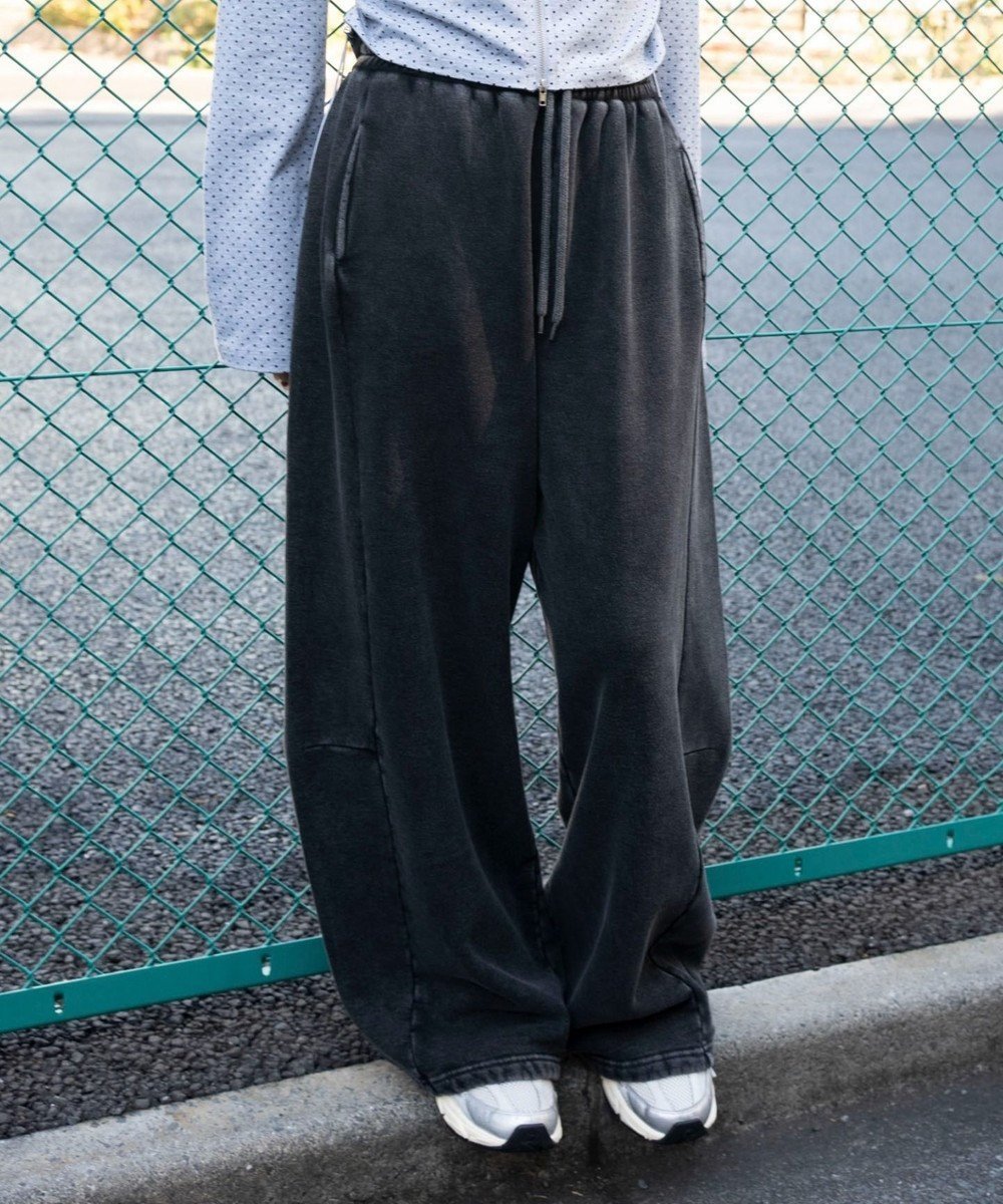 【ウィゴー/WEGO】の【ウエストゴム/SMサイズ展開】裏起毛カーブデザインスウェットパンツ インテリア・キッズ・メンズ・レディースファッション・服の通販 founy(ファニー) ファッション Fashion レディースファッション Fashion for Women パンツ Pants & Trousers 春 Spring 秋 Autumn ショート Short, Short Length スウェット / スエット Sweatshirt, Sweatwear スニーカー Sneakers, Trainers スマホ Smartphone, Mobile Device スリッポン Slip-On, Loafer セットアップ Set-Up, Coordinated Outfit 長袖 Long Sleeve, Full Sleeve バランス Balance, Style Balance ブルゾン Blouson, Bomber Jacket ロング Long, Long-Length 冬 Winter / This Winter A/W・秋冬 Autumn/Winter スミクロ|ID: prp329100004793262 ipo3291000000034779037