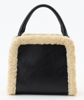 【アイシービー/iCB】の【CLASSY.1月号掲載】トリミングスクエア ショルダーバッグ 人気、トレンドファッション・服の通販 founy(ファニー) 雑誌掲載アイテム Magazine Picks & Fashion Features ファッション雑誌 Fashion Magazines クラッシィ CLASSY. ファッション Fashion レディースファッション Fashion for Women バッグ Bags 1月号 January Issue 2024年 2024 2024-2025秋冬・A/W Autumn/Winter 2024–25 AW24–25 コンパクト Compact, Small Size ショルダー Shoulder, Shoulder Strap スクエア Square, Square Shape トリミング Trimming, Decorative Edge トレンド Trend, Trending Now ポケット Pocket, Pocket Detail 財布 Wallet, Purse 雑誌 Magazine, Fashion Magazine |ID:prp329100004797314