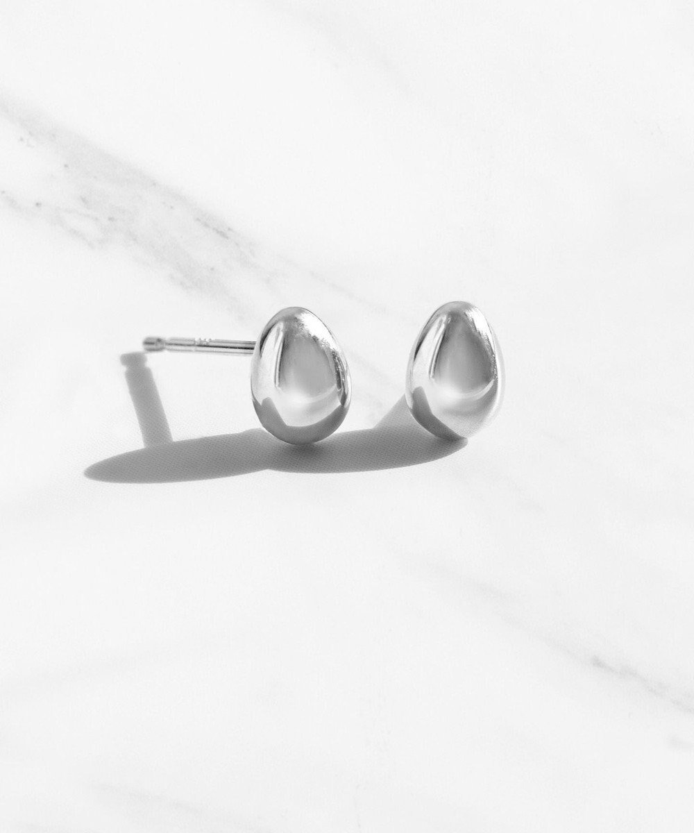 【トッカ/TOCCA】の【WEB限定】DROP OF PETAL PLATINUM PIERCED EARRINGS プラチナ ピアス 人気、トレンドファッション・服の通販 founy(ファニー) 　ファッション　Fashion　レディースファッション　Fashion for Women　ジュエリー　Jewelry　ファッションリング　Fashion Rings　イヤリング・フープ・ドロップタイプ　Hoop, Drop & Clip Earrings　アクセサリー　Fashion Accessories　シンプル　Simple, Minimal　ジュエリー　Jewelry, Accessories　フォルム　Silhouette, Form　ポーチ　Pouch, Small Case　モダン　Modern, Contemporary　モチーフ　Motif, Design Theme　 other-1|ID: prp329100004797333 ipo3291000000034922684