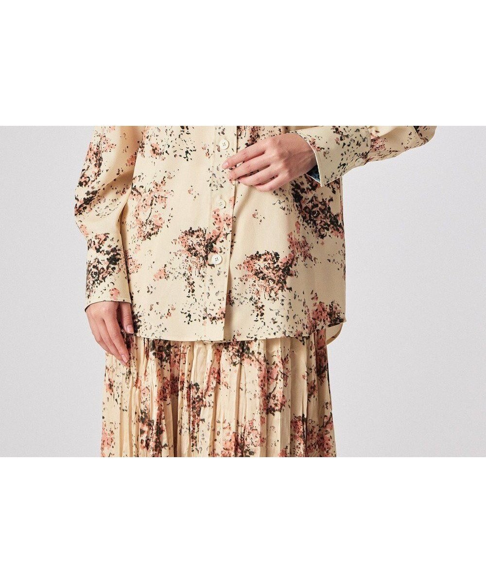 【ポール スミス/Paul Smith】のPainterly Buds シャツ インテリア・キッズ・メンズ・レディースファッション・服の通販 founy(ファニー) 　ファッション　Fashion　レディースファッション　Fashion for Women　トップス・カットソー　Cut & Sew Tops　シャツ・ブラウス・オフィスカジュアル　Elegant Blouses & Button-Ups　おすすめ　Recommended / Our Picks　セットアップ　Set-Up, Coordinated Outfit　プリント　Print, Printed Pattern　ヴィンテージ　Vintage Style　エレガント 上品　Elegant　夏　Summer　S/S・春夏　SS, Spring/Summer, Warm Season　A/W・秋冬　Autumn/Winter　グレイッシュベージュ|ID: prp329100004797340 ipo3291000000034922690