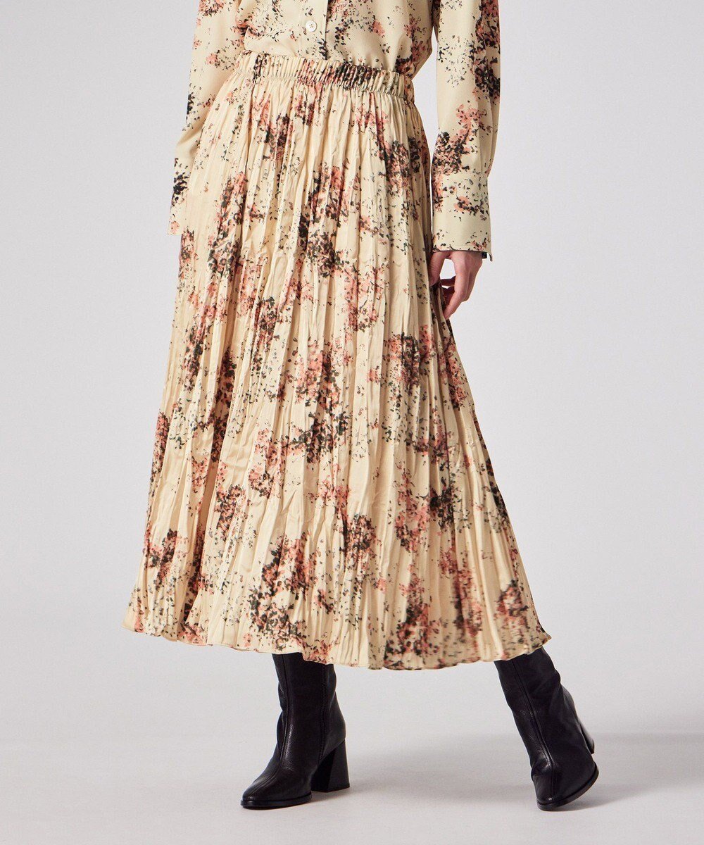 【ポール スミス/Paul Smith】のPainterly Buds プリーツスカート 人気、トレンドファッション・服の通販 founy(ファニー) 　ファッション　Fashion　レディースファッション　Fashion for Women　スカート　Skirts　プリーツスカート / 上品フェミニンスタイル　Pleated Skirts　おすすめ　Recommended / Our Picks　とろみ　Fluid, Flowy Fabric　サテン　Satin, Glossy Fabric　セットアップ　Set-Up, Coordinated Outfit　フェミニン　Feminine, Girly　プリーツ　Pleats, Pleated　ワーク　Workwear, Utility Style　夏　Summer　S/S・春夏　SS, Spring/Summer, Warm Season　A/W・秋冬　Autumn/Winter　 other-1|ID: prp329100004797341 ipo3291000000034922691