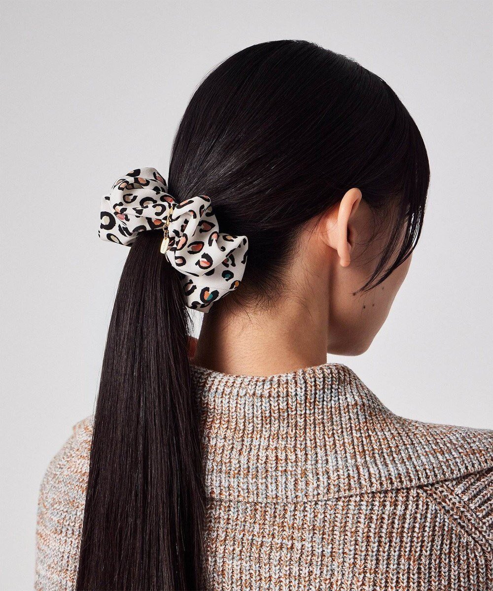 【ポール スミス/Paul Smith】のHorseshoe Leopard シュシュ インテリア・キッズ・メンズ・レディースファッション・服の通販 founy(ファニー) 　ファッション　Fashion　レディースファッション　Fashion for Women　シュシュ&ヘアアクセ/ヘアアレンジ　Scrunchies & Hair Accessories　アクセサリー　Fashion Accessories　フェミニン　Feminine, Girly　プリント　Print, Printed Pattern　プレート　Plate, Dish　メタル　Metal, Metal Parts　エレガント 上品　Elegant　オフホワイト|ID: prp329100004797343 ipo3291000000035005248