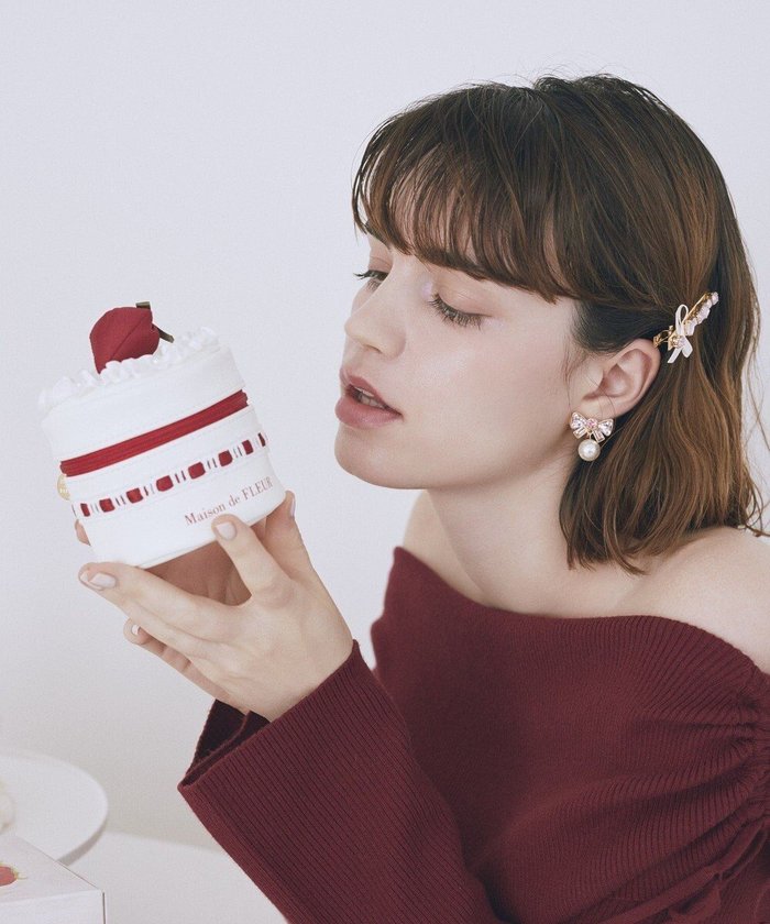 【メゾンドフルール/Maison de FLEUR】のガトーフレーズポーチ インテリア・キッズ・メンズ・レディースファッション・服の通販 founy(ファニー) https://founy.com/ ファッション Fashion レディースファッション Fashion for Women ミニ財布・二つ折り財布 Wallets & Card Cases ポーチ&ミニバッグ Pouches & Mini Bags おすすめ Recommended / Our Picks アクセサリー Fashion Accessories フリル Frill, Ruffle ホリデーシーズン Holiday Season ポケット Pocket, Pocket Detail ポーチ Pouch, Small Case モチーフ Motif, Design Theme 財布 Wallet, Purse |ID: prp329100004797408 ipo3291000000034807379