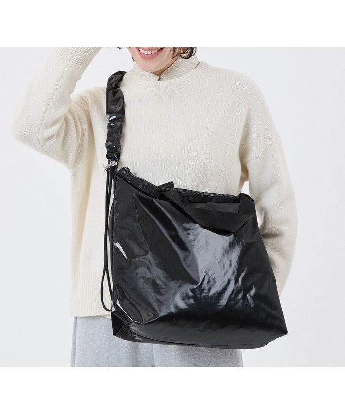 【レスポートサック/LeSportsac】のGH DAILY TOTE/ブラックシャイン インテリア・キッズ・メンズ・レディースファッション・服の通販 founy(ファニー) https://founy.com/ ファッション Fashion レディースファッション Fashion for Women バッグ Bags ギャザー Gathered, Ruffled 軽量 Lightweight, Ultra Light ショルダー Shoulder, Shoulder Strap シンプル Simple, Minimal スポーティ Sporty, Casual Athletic スマホ Smartphone, Mobile Device トラベル Travel, Travel Gear ドローストリング Drawstring, Pull Cord プリント Print, Printed Pattern ポケット Pocket, Pocket Detail 無地 Plain, Solid Color おすすめ Recommended / Our Picks 旅行 Travel エレガント 上品 Elegant ビジネス 仕事 通勤 Business / Work / Commuting |ID: prp329100004798642 ipo3291000000034817105