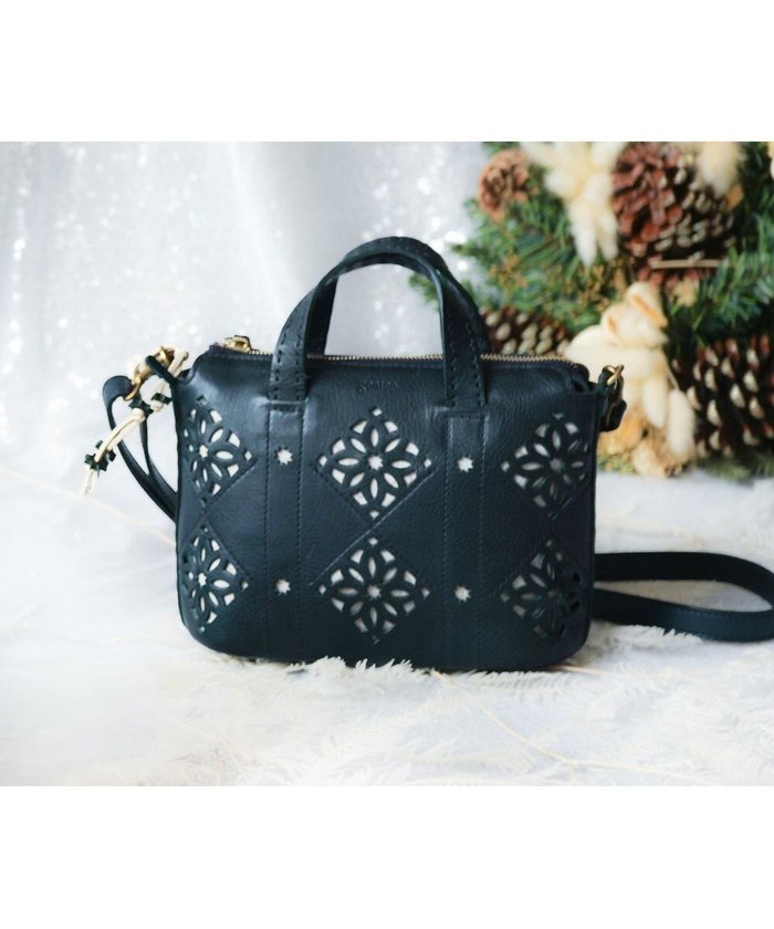 【ゲンテン/genten】のアーガイルカットワーク 2wayバッグ インテリア・キッズ・メンズ・レディースファッション・服の通販 founy(ファニー) https://founy.com/ ファッション Fashion レディースファッション Fashion for Women バッグ Bags イタリア Italy カッティング Cutting Detail コンパクト Compact, Small Size ショルダー Shoulder, Shoulder Strap ハンド Hand, Handmade フランス France, French ポケット Pocket, Pocket Detail ワーク Workwear, Utility Style |ID: prp329100004798667 ipo3291000000034817216