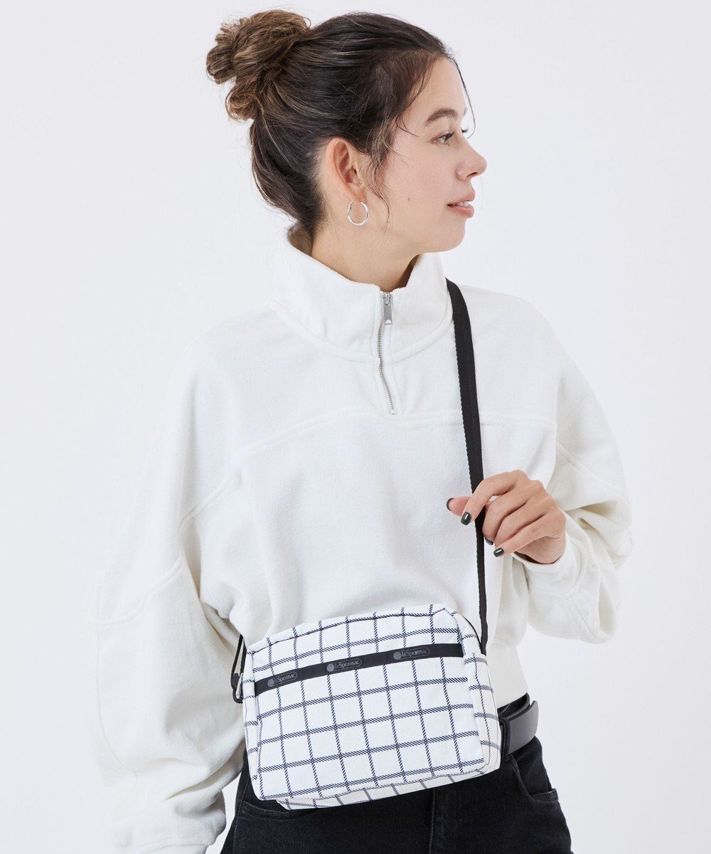 【レスポートサック/LeSportsac】のDANIELLA CROSSBODY/モノクラスチェック 人気、トレンドファッション・服の通販 founy(ファニー) 　ファッション　Fashion　レディースファッション　Fashion for Women　おすすめ　Recommended / Our Picks　アウトドア　Outdoor Clothing　コンパクト　Compact, Small Size　スクエア　Square, Square Shape　チェック　Check, Plaid, Tartan　チェーン　Chain, Chain Strap　トレンド　Trend, Trending Now　ポケット　Pocket, Pocket Detail　エレガント 上品　Elegant　旅行　Travel　財布　Wallet, Purse　 other-1|ID: prp329100004798693 ipo3291000000034817301