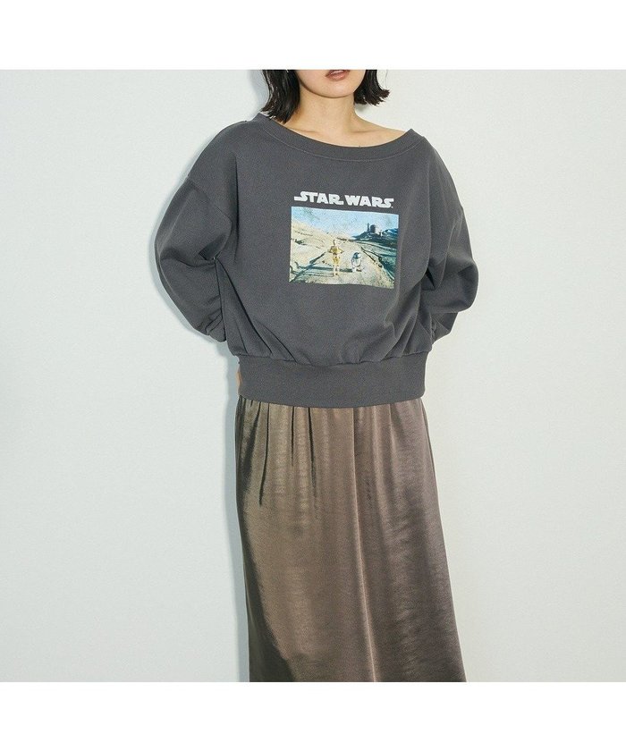 【グリーンパークス/Green Parks】のSTAR WARS/オフショルスウェット インテリア・キッズ・メンズ・レディースファッション・服の通販 founy(ファニー) https://founy.com/ ファッション Fashion レディースファッション Fashion for Women トップス・カットソー Cut & Sew Tops レディースパーカー・カジュアルフーディー Casual Hoodies & Sweatshirts スウェット・クルーネックトップス Sweatshirts & Crewnecks / Relaxed Fit Sweat Tops おすすめ Recommended / Our Picks スウェット / スエット Sweatshirt, Sweatwear フォルム Silhouette, Form プリント Print, Printed Pattern ボトム Bottoms, Lower Wear ポケット Pocket, Pocket Detail リラックス Relax, Relaxed Fit ヴィンテージ Vintage Style A/W・秋冬 Autumn/Winter |ID: prp329100004798753 ipo3291000000035630141