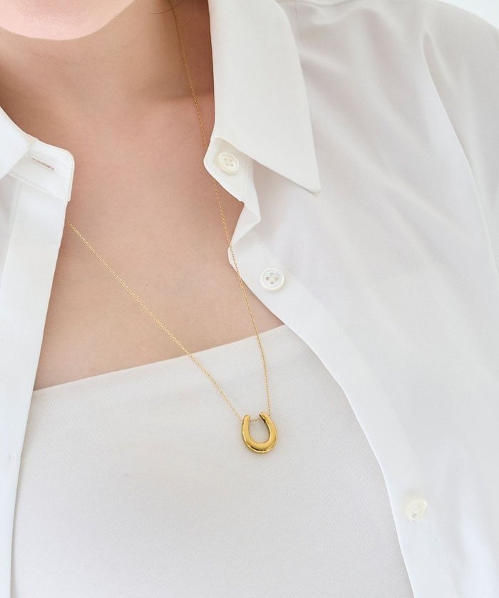 【フィービィー/phoebe】の〈金属アレルギー対応〉メタリックホースシューネックレス ゴールド ステンレス/馬蹄/蹄鉄/ラッキーモチーフ/ギフト/プレゼント/大ぶり インテリア・キッズ・メンズ・レディースファッション・服の通販 founy(ファニー) https://founy.com/ ファッション Fashion レディースファッション Fashion for Women ジュエリー Jewelry ネックレス Necklaces & Pendants アクセサリー Fashion Accessories ギフト プレゼント Gift / Present シンプル Simple, Minimal チェーン Chain, Chain Strap ネックレス Necklace, Pendant Necklace バランス Balance, Style Balance フォルム Silhouette, Form モチーフ Motif, Design Theme |ID: prp329100004801465 ipo3291000000034836490