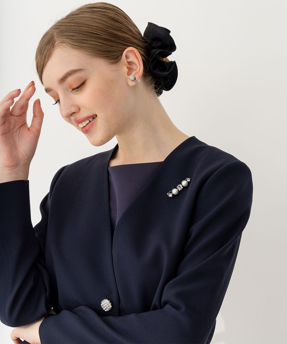 【23区/NIJYUSANKU】の【VERYコラボ】シュシュ ブローチ2点セット 人気、トレンドファッション・服の通販 founy(ファニー) ファッション Fashion レディースファッション Fashion for Women シュシュ&ヘアアクセ/ヘアアレンジ Scrunchies & Hair Accessories 2024年 2024 2024春夏・S/S Spring/Summer 2024 SS24 アクセサリー Fashion Accessories ガラス Glass, Glassware コラボ Collaboration, Collab サテン Satin, Glossy Fabric シルバー Silver, Metallic Silver ジャケット Jacket, Outerwear バランス Balance, Style Balance パール Pearl, Pearl Accent ブローチ Brooch, Pin Brooch エレガント 上品 Elegant other-1|ID: prp329100004803979 ipo3291000000034854262