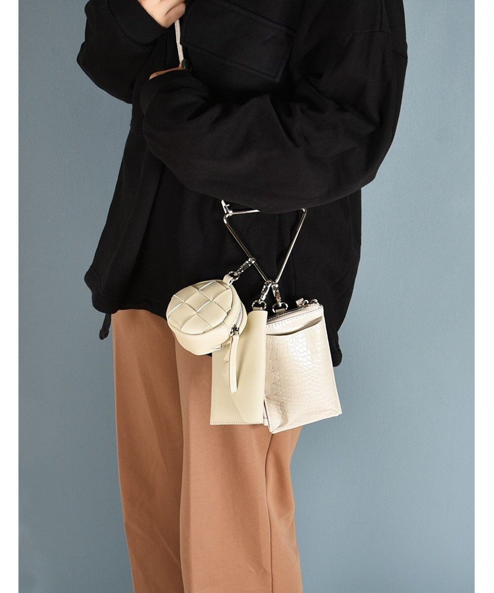 【ラ バガジェリー/LA BAGAGERIE】の【MONICA】トライアングルマルチショルダーバッグ インテリア・キッズ・メンズ・レディースファッション・服の通販 founy(ファニー) ファッション Fashion レディースファッション Fashion for Women バッグ Bags アクセサリー Fashion Accessories スマート Smart, Elegant ポケット Pocket, Pocket Detail ポーチ Pouch, Small Case メッシュ Mesh, Net Fabric ラップ Wrap, Wrap Design アイボリー|ID: prp329100004806344 ipo3291000000034876904