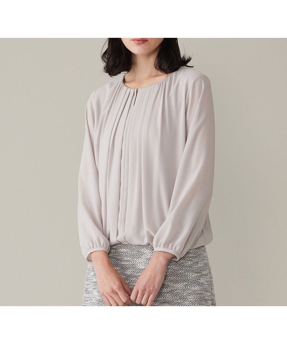 【自由区/JIYU-KU】の【洗える】ロイヤルシフォン ブラウス インテリア・キッズ・メンズ・レディースファッション・服の通販 founy(ファニー) 　ファッション　Fashion　レディースファッション　Fashion for Women　トップス・カットソー　Cut & Sew Tops　シャツ・ブラウス・オフィスカジュアル　Elegant Blouses & Button-Ups　ロングTシャツ・Tシャツ　Longline T-Shirts & Tees　カットソー・ベーシックTシャツ　Cut-and-Sewn Tops / Stretch Tees & Basics　おすすめ　Recommended / Our Picks　エレガント 上品　Elegant　カットソー　Cut and Sewn Top　シアー　Sheer, See-Through　シフォン　Chiffon, Lightweight Fabric　スリット　Slit, Slit Detail　セレモニー　Ceremony　デニム　Denim, Jeans Material　ドレープ　Drape, Draping Fabric　バルーン　Balloon, Balloon Silhouette　夏　Summer　春　Spring　S/S・春夏　SS, Spring/Summer, Warm Season　洗える　Machine Washable　ビジネス 仕事 通勤　Business / Work / Commuting　ライトグレー系|ID: prp329100004806352 ipo3291000000034877032