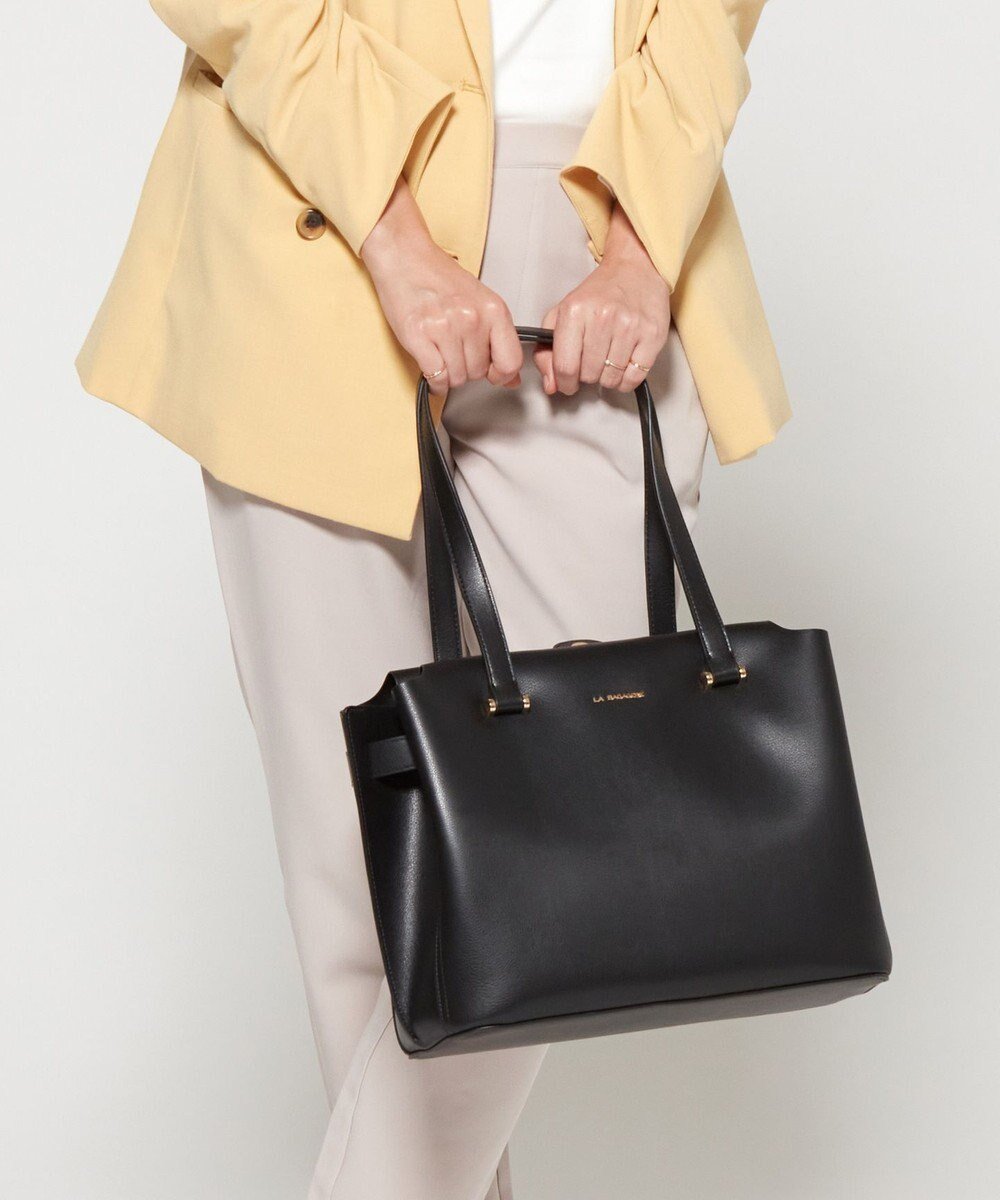 【ラ バガジェリー/LA BAGAGERIE】のコンビカラーA4トートバッグ インテリア・キッズ・メンズ・レディースファッション・服の通販 founy(ファニー) ファッション Fashion レディースファッション Fashion for Women バッグ Bags コンビ Combo, Combination Style シンプル Simple, Minimal スマート Smart, Elegant トレンド Trend, Trending Now ポケット Pocket, Pocket Detail エレガント 上品 Elegant ビジネス 仕事 通勤 Business / Work / Commuting ブラック|ID: prp329100004806377 ipo3291000000034877377