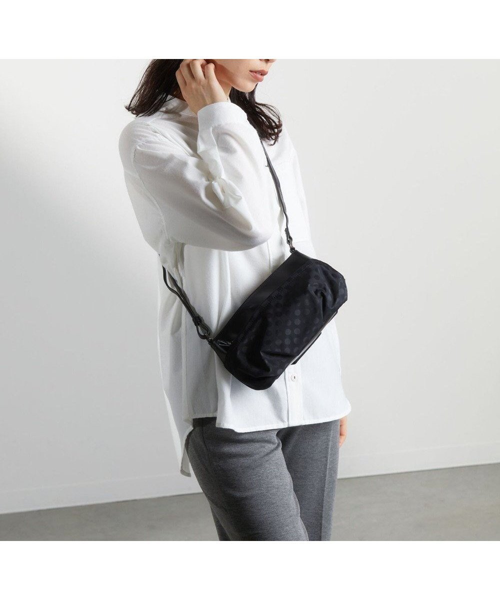 【イザック/Y'SACCS】のPolka Dots タックラウンドポシェット 人気、トレンドファッション・服の通販 founy(ファニー) ファッション Fashion レディースファッション Fashion for Women ジャカード/ジャガード Jacquard, Woven Pattern スマート Smart, Elegant 財布 Wallet, Purse ドット Polka Dot, Dot Pattern 定番 Standard, Basic Item バケツ Bucket, Bucket Style フォルム Silhouette, Form ポケット Pocket, Pocket Detail マグネット Magnet, Magnetic Closure おすすめ Recommended / Our Picks 旅行 Travel エレガント 上品 Elegant other-1|ID: prp329100004807587 ipo3291000000034887323