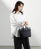 【イザック/Y'SACCS】のPolka Dots タックラウンド2WAYミドルトート 人気、トレンドファッション・服の通販 founy(ファニー) ファッション Fashion レディースファッション Fashion for Women バッグ Bags ジャカード／ジャガード Jacquard, Woven Pattern スマート Smart, Elegant ドット Polka Dot, Dot Pattern 定番 Standard, Basic Item バケツ Bucket, Bucket Style フォルム Silhouette, Form ポケット Pocket, Pocket Detail マグネット Magnet, Magnetic Closure ラウンド Round, Round Neck エレガント 上品 Elegant thumbnail ブラック|ID: prp329100004807588 ipo3291000000034887329
