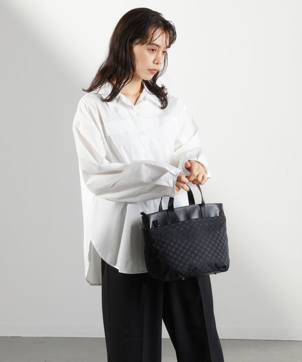 【イザック/Y'SACCS】のPolka Dots タックラウンド2WAYミドルトート インテリア・キッズ・メンズ・レディースファッション・服の通販 founy(ファニー) 　ファッション　Fashion　レディースファッション　Fashion for Women　バッグ　Bags　ジャカード／ジャガード　Jacquard, Woven Pattern　スマート　Smart, Elegant　ドット　Polka Dot, Dot Pattern　定番　Standard, Basic Item　バケツ　Bucket, Bucket Style　フォルム　Silhouette, Form　ポケット　Pocket, Pocket Detail　マグネット　Magnet, Magnetic Closure　ラウンド　Round, Round Neck　エレガント 上品　Elegant　ブラック|ID: prp329100004807588 ipo3291000000034887329