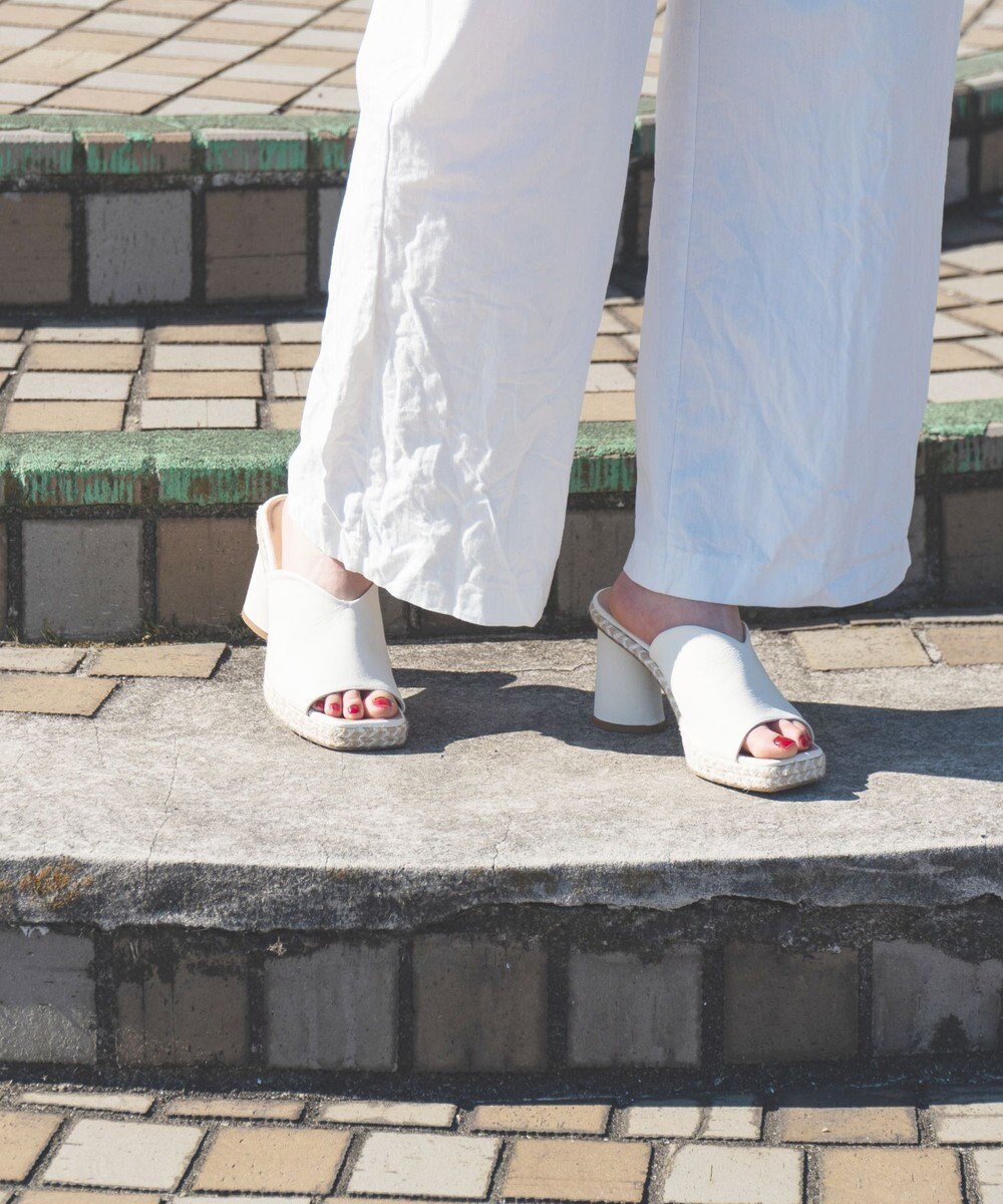 【ガイモ/gaimo】の【GAIMO/ガイモ】Vカットスクエアヒールサンダル インテリア・キッズ・メンズ・レディースファッション・服の通販 founy(ファニー) ファッション Fashion レディースファッション Fashion for Women サンダル Sandals, Summer Shoes シューズ Shoes, Footwear ジュート Jute, Natural Fiber スクエア Square, Square Shape ハンド Hand, Handmade リゾート Resort, Vacation Style 夏 Summer 春 Spring S/S・春夏 SS, Spring/Summer, Warm Season アイボリー|ID: prp329100004807592 ipo3291000000034887352