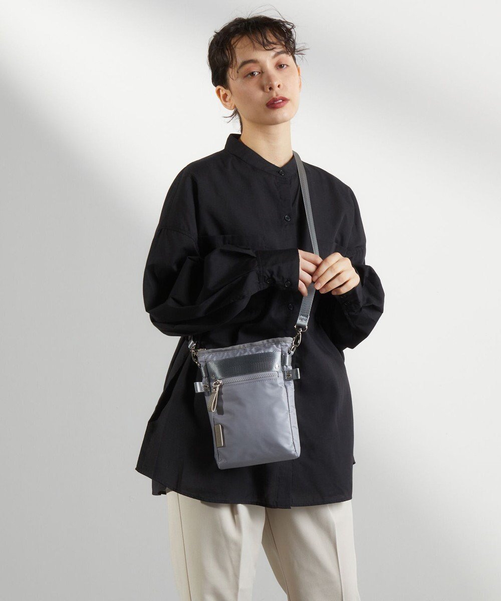 【イザック/Y'SACCS】のテープデザインポシェット 人気、トレンドファッション・服の通販 founy(ファニー) ファッション Fashion レディースファッション Fashion for Women コンパクト Compact, Small Size 軽量 Lightweight, Ultra Light スマート Smart, Elegant タフタ Taffeta, Structured Fabric トラベル Travel, Travel Gear フォルム Silhouette, Form ポケット Pocket, Pocket Detail 旅行 Travel ビジネス 仕事 通勤 Business / Work / Commuting other-1|ID: prp329100004807607 ipo3291000000034887413