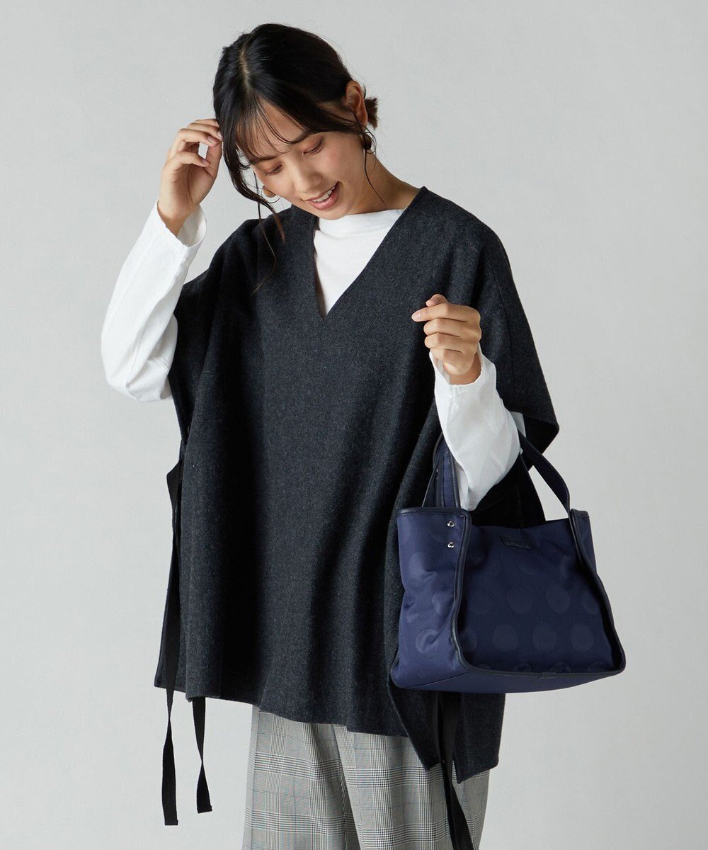 【イザック/Y'SACCS】のヒートエンボス ポルカドットトート Sサイズ インテリア・キッズ・メンズ・レディースファッション・服の通販 founy(ファニー) ファッション Fashion レディースファッション Fashion for Women バッグ Bags ドット Polka Dot, Dot Pattern フォルム Silhouette, Form ポケット Pocket, Pocket Detail 定番 Standard, Basic Item 軽量 Lightweight, Ultra Light ネイビー|ID: prp329100004807629 ipo3291000000034887607