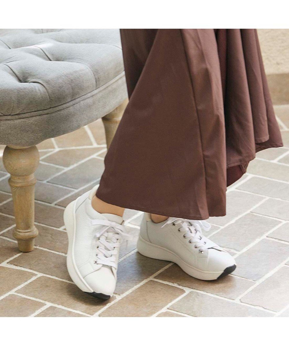 【モード エ ジャコモ/MODE ET JACOMO】のMODE ET JACOMO 【軽量】レースアップ厚底スニーカー 人気、トレンドファッション・服の通販 founy(ファニー) 　ファッション　Fashion　レディースファッション　Fashion for Women　インソール　Shoe Insole　クッション　Cushion, Throw Pillow　シンプル　Simple, Minimal　スタイリッシュ　Stylish, Fashionable　スニーカー　Sneakers, Trainers　モチーフ　Motif, Design Theme　レース　Lace, Lace Fabric　厚底　Platform Shoes　定番　Standard, Basic Item　軽量　Lightweight, Ultra Light　 other-1|ID: prp329100004807677 ipo3291000000034887979